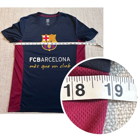 FC BARCELONA Navy Short Sleeve Shirt Barca Crest Soccer Football Boy Girl XL - Picture 7 of 9
